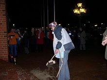 Arne mit Gelenkbesen