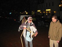 Arne mit Gelenkbesen